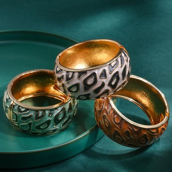 bangle vintage enamel leopard print craft bracelet women's classic drop oil wide suitable for couples gatherings, Black
bangle vintage enamel leopard print craft bracelet women's classic drop oil wide suitable for couples gatherings, Black