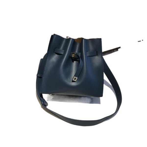 evening bags women 2021 cowhide ladies handbags temperament fashion all-match large-capacity one-shoulder messenger bag
evening bags women 2021 cowhide ladies handbags temperament fashion all-match large-capacity one-shoulder messenger bag
