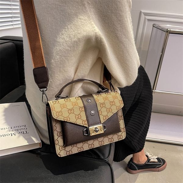 this year's popular women's new fashion versatile single shoulder messenger bag autumn net red portable small square bag
this year's popular women's new fashion versatile single shoulder messenger bag autumn net red portable small square bag