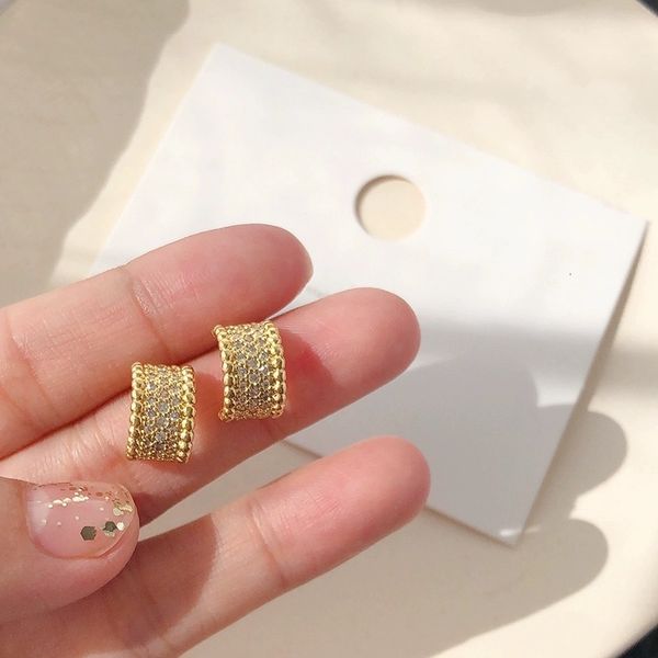 s925 silver needle korean version wide face earrings super flash zirconium drill cold wind fashion temperament
s925 silver needle korean version wide face earrings super flash zirconium drill cold wind fashion temperament