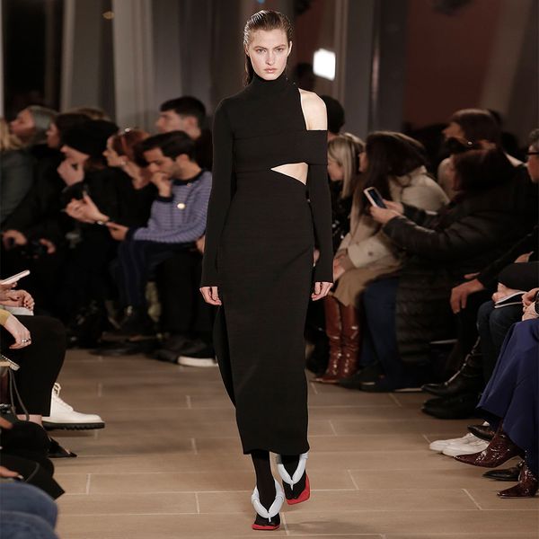 2021 new winter black long sleeve bandage women hollow out maxi bodycon celebrity evening runway party es awo4, Black;gray
2021 new winter black long sleeve bandage women hollow out maxi bodycon celebrity evening runway party es awo4, Black;gray