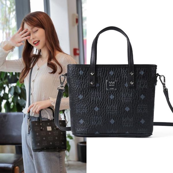 evening bags european and american fashion leather ladies handbags presbyopia classic vegetable basket brand design luxury shopping bag
evening bags european and american fashion leather ladies handbags presbyopia classic vegetable basket brand design luxury shopping bag