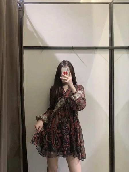 casual dresses zbza fall 2021 fashion trend color contrast stitching printing personality long-sleeved small button mini dress, Black;gray
casual dresses zbza fall 2021 fashion trend color contrast stitching printing personality long-sleeved small button mini dress, Black;gray