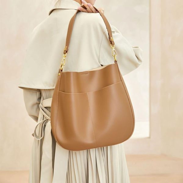 evening bags 2021 bucket bag niche light luxury high-end leather handbag female messenger shoulder large capacity
evening bags 2021 bucket bag niche light luxury high-end leather handbag female messenger shoulder large capacity