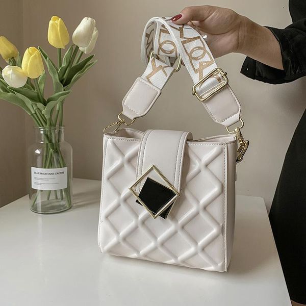 evening bags pu leather handbags for women 2021latest style fashion shoulder korean version bucket bag bolsas feminina
evening bags pu leather handbags for women 2021latest style fashion shoulder korean version bucket bag bolsas feminina