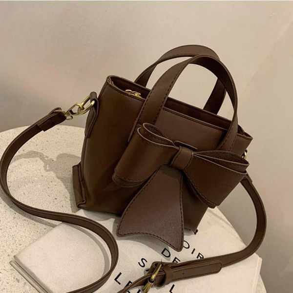 evening bags shoulder for women sweet bowknot pu leather handbags temperament ladies crossbody 2021 vintage diagonal
evening bags shoulder for women sweet bowknot pu leather handbags temperament ladies crossbody 2021 vintage diagonal