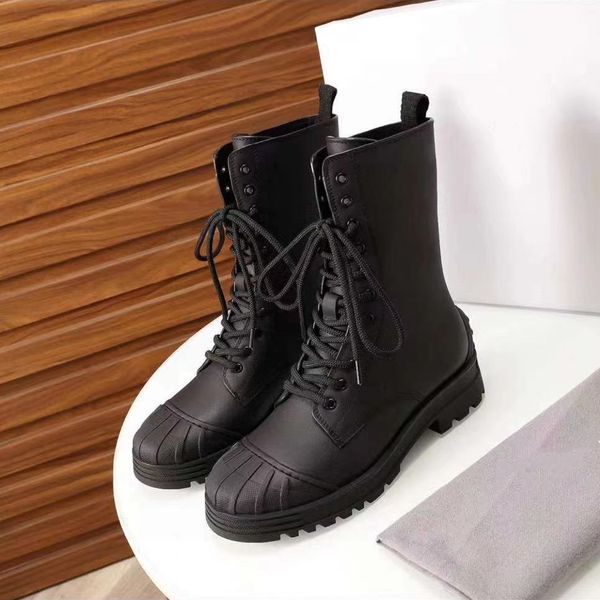 the latest d-house ankle boots on the catwalk are leather, making them beautiful, and comfortable, Black
the latest d-house ankle boots on the catwalk are leather, making them beautiful, and comfortable, Black