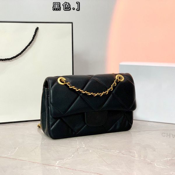handbag autumn and winter fashion bag women's foreign style large capacity single shoulder rhombic chain messenger small square
handbag autumn and winter fashion bag women's foreign style large capacity single shoulder rhombic chain messenger small square