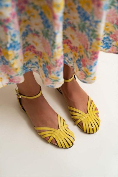 sandals women's yellow mat gween wrist arched, Black
sandals women's yellow mat gween wrist arched, Black