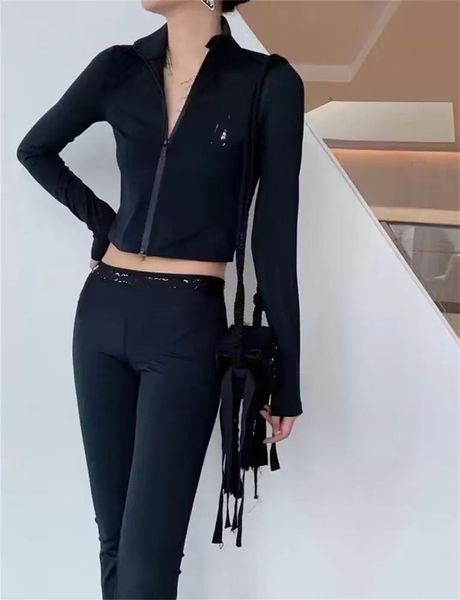 pant brand designer women's long-sleeved suit autumn and winter zipper cardigan letter embroidery fashion two-piece slim women, White
pant brand designer women's long-sleeved suit autumn and winter zipper cardigan letter embroidery fashion two-piece slim women, White