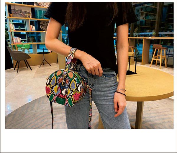 pink sugao lady deisgner chain round styles fashion women s shoulder bag 
pink sugao lady deisgner chain round styles fashion women s shoulder bag