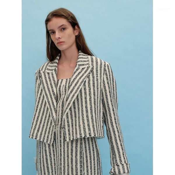 women's suits & blazers women coat 2021 fall/winter wear no button lapel fashionable short suit loose temperament commuter jacket, White;black
women's suits & blazers women coat 2021 fall/winter wear no button lapel fashionable short suit loose temperament commuter jacket, White;black