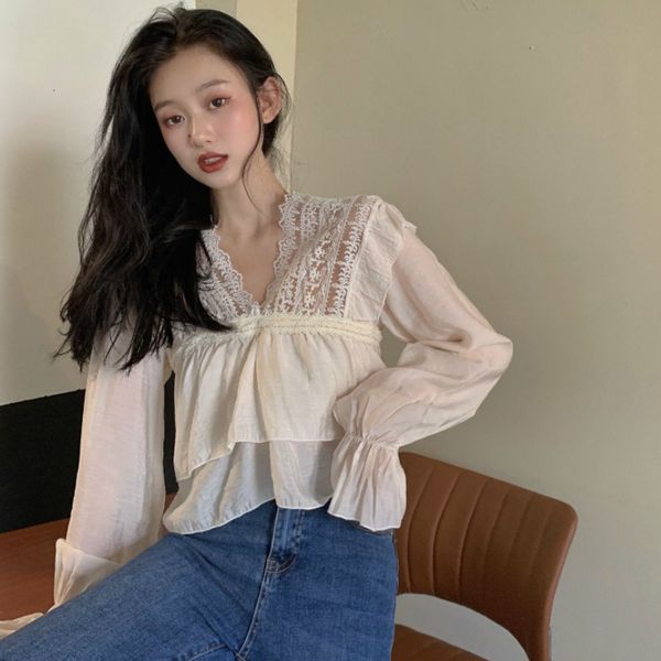 2021 new french v-neck lace splicing women's autumn design sense minority blouse white foreign style short long sleeve ypnq
2021 new french v-neck lace splicing women's autumn design sense minority blouse white foreign style short long sleeve ypnq