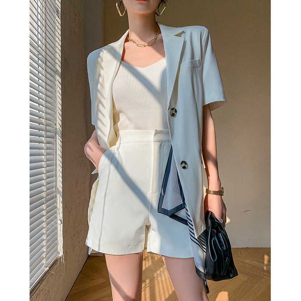 women summer casual suits korean style white short pant suit and notched blazer sets ol female outfits 210608
women summer casual suits korean style white short pant suit and notched blazer sets ol female outfits 210608