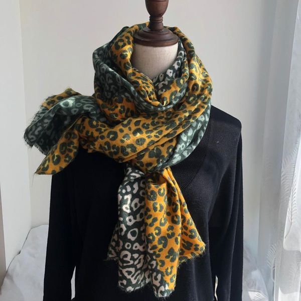 scarves style cashmere thermal scarf in autumn and winter 2021.european american color matching leopard scarf. fashion shawl, Blue;gray
scarves style cashmere thermal scarf in autumn and winter 2021.european american color matching leopard scarf. fashion shawl, Blue;gray