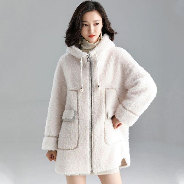 women 2021 winter new fashion real lamb fur coats female zipper casual sheep shearing overcoat ladies loose hooded jackets m53, Black
women 2021 winter new fashion real lamb fur coats female zipper casual sheep shearing overcoat ladies loose hooded jackets m53, Black