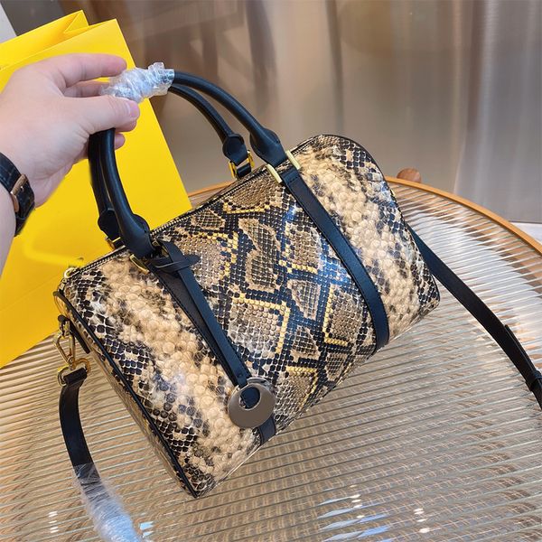 snake pattern handbags designer 2021 woman pillow totes messenger bags luxury travel bag
snake pattern handbags designer 2021 woman pillow totes messenger bags luxury travel bag