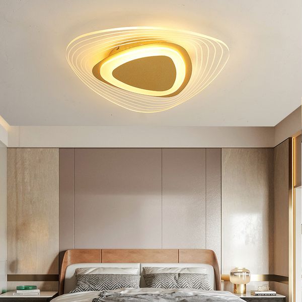 2021 new moderno led luzes de teto quarto lmpada tringulo dourado para estudo sala jantar montagem em superfcie controle remoto casa luz c4e
2021 new moderno led luzes de teto quarto lmpada tringulo dourado para estudo sala jantar montagem em superfcie controle remoto casa luz c4e