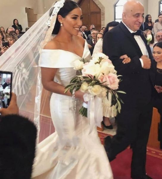 new glamorous 2021 satin mermaid wedding es off the shoulder appliques bridal gowns lace up back custom made vestidos de noiva dofg, White
new glamorous 2021 satin mermaid wedding es off the shoulder appliques bridal gowns lace up back custom made vestidos de noiva dofg, White