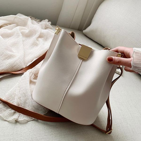 evening bags lady bucket bag contrast color leather casual large capacity simple shoulder female wholesale fashion women's
evening bags lady bucket bag contrast color leather casual large capacity simple shoulder female wholesale fashion women's