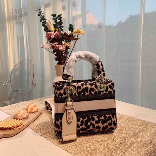 handbag women luxurys designers bags 2021 crossbody bag brand custom bag+ elegant purse zhouzhoubao123
handbag women luxurys designers bags 2021 crossbody bag brand custom bag+ elegant purse zhouzhoubao123