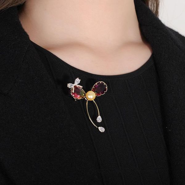 pins, brooches luxury atmosphere micro inlay zircon brooch accessories ladies coat sweater elegant pins, Gray
pins, brooches luxury atmosphere micro inlay zircon brooch accessories ladies coat sweater elegant pins, Gray