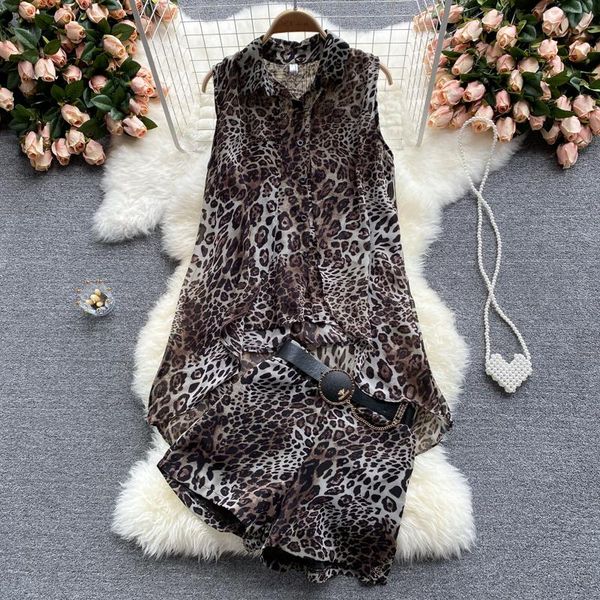 women's tracksuits retro leopard print two-piece suit summer shirt irregular chiffon + high-waist wide-leg shorts dk477, Gray
women's tracksuits retro leopard print two-piece suit summer shirt irregular chiffon + high-waist wide-leg shorts dk477, Gray