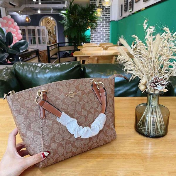 luxurys hand bags new women versatile zipper women's shopping one shoulder mommy large tote designers outlet zmm
luxurys hand bags new women versatile zipper women's shopping one shoulder mommy large tote designers outlet zmm