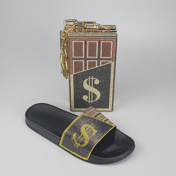 new pink home fashion wild hair slippers winter new bright diamond summer sandals female 2021 flip flop flat with interior, Black
new pink home fashion wild hair slippers winter new bright diamond summer sandals female 2021 flip flop flat with interior, Black