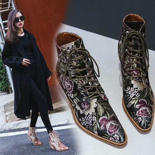 boots hand-embroidered women's wedding shoes lace flower high heel and low cylinder silk short, Black
boots hand-embroidered women's wedding shoes lace flower high heel and low cylinder silk short, Black