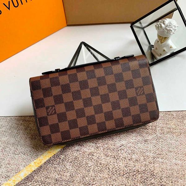 brand designer luxury n63333 business men's handbag brown men leather long wallet chain wallets compact purse clutches evening key, Black;red
brand designer luxury n63333 business men's handbag brown men leather long wallet chain wallets compact purse clutches evening key, Black;red