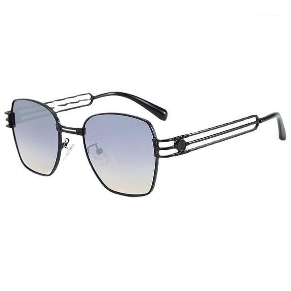 classic vintage metal square sunglasses men women 2021 designer travel driving sun glasses for male mirror goggle, White;black
classic vintage metal square sunglasses men women 2021 designer travel driving sun glasses for male mirror goggle, White;black