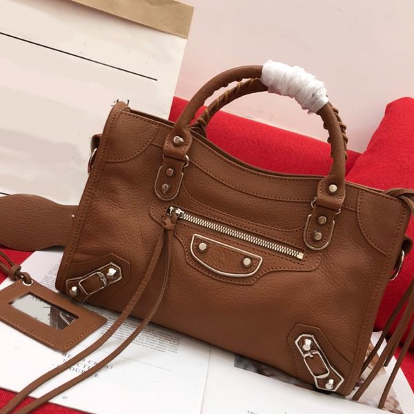 fashion handbag large capacity package shoulder bags genuine leather plain gold hardware zipper stone ing
fashion handbag large capacity package shoulder bags genuine leather plain gold hardware zipper stone ing