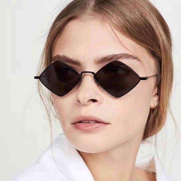 black metals frame quadrangle sunglass women grey lens thumbnail small size women sunglassbra4, White;black
black metals frame quadrangle sunglass women grey lens thumbnail small size women sunglassbra4, White;black
