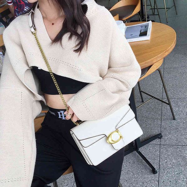 it classic versatile portable saddle one shoulder armpit bag messenger atmosphere purse
it classic versatile portable saddle one shoulder armpit bag messenger atmosphere purse