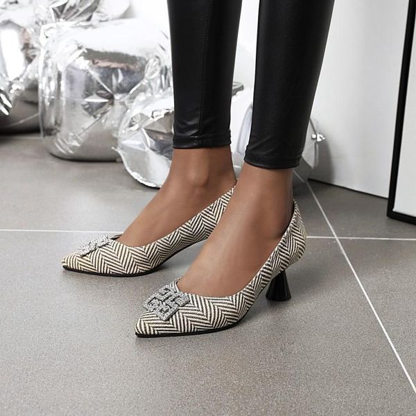 dress shoes shallow mouth, thin bottom, tapered heel, medium large model night show, size 42434546, Black
dress shoes shallow mouth, thin bottom, tapered heel, medium large model night show, size 42434546, Black