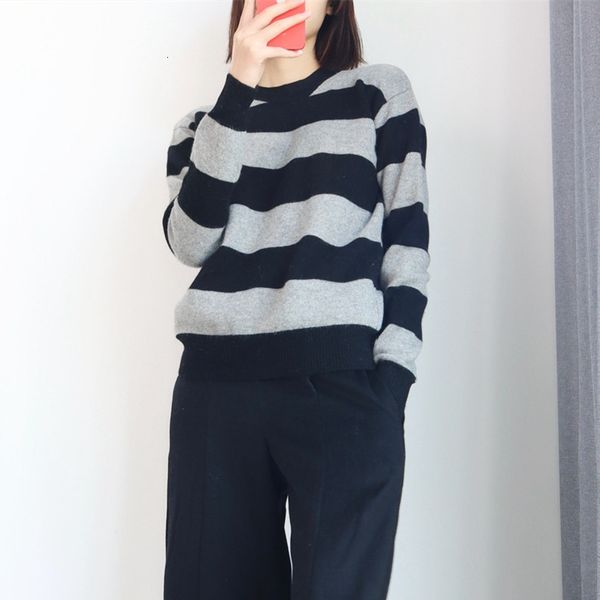 2021 spring and autumn new women's wide striped long-sleeved round neck pullover loose knitted sweater gve8, White;black
2021 spring and autumn new women's wide striped long-sleeved round neck pullover loose knitted sweater gve8, White;black