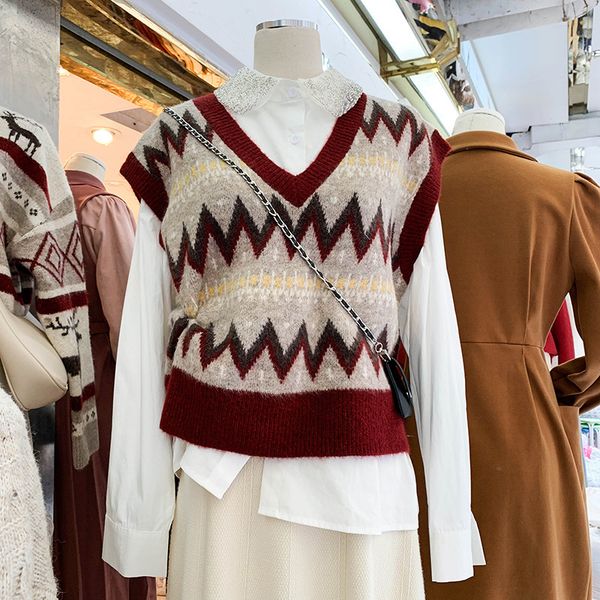 2021 new inverno nova cor slida cashmere blusas femininas com decote em v de malha interior feminino curto bottoming net vermelho camisola t, White;black
2021 new inverno nova cor slida cashmere blusas femininas com decote em v de malha interior feminino curto bottoming net vermelho camisola t, White;black
