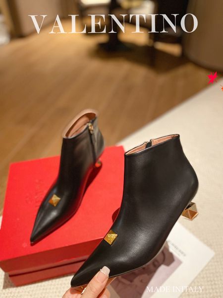 designer boots classic leather thick-soled desert martinboot winter ladies high heels chirstmas halloween easter day shoelace box womens des, Black
designer boots classic leather thick-soled desert martinboot winter ladies high heels chirstmas halloween easter day shoelace box womens des, Black