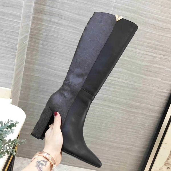 luxury designer knee-high boots enamel patent leather bordeaux heel bootie with original box, Black
luxury designer knee-high boots enamel patent leather bordeaux heel bootie with original box, Black