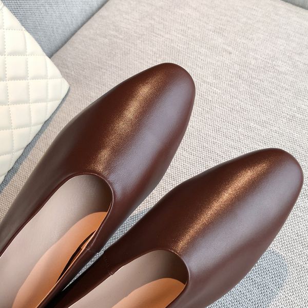 womens genuine leather slip-on ballet flats leisure sot comfortable espadrilles round toe casual female footwear shhoes womendress shoes
womens genuine leather slip-on ballet flats leisure sot comfortable espadrilles round toe casual female footwear shhoes womendress shoes