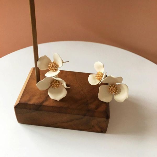 stud han edition fashionable personality white flower shape earrings woman's fine jewelry, Golden;silver
stud han edition fashionable personality white flower shape earrings woman's fine jewelry, Golden;silver