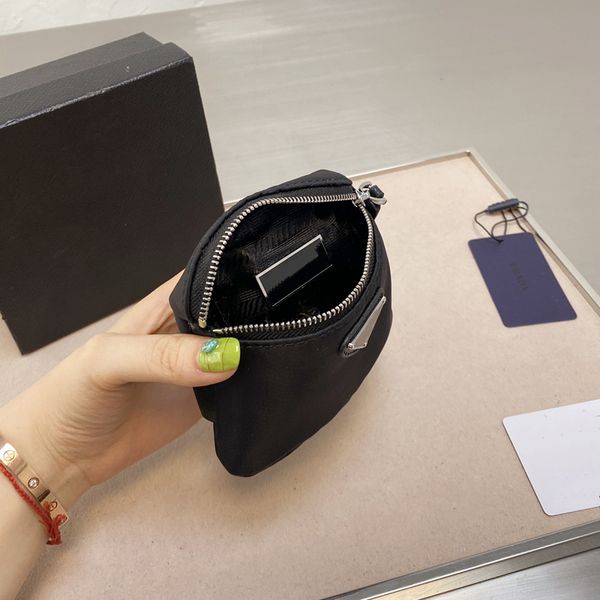 2021 new arm small square bag temperament trendy nylon waterproof small purse handbag size 14*8cm wallets
2021 new arm small square bag temperament trendy nylon waterproof small purse handbag size 14*8cm wallets