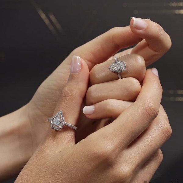 cluster rings luxury water drop design women ring micro paved crystal zircon elegant bridal wedding engagement jewelry for lover, Golden;silver
cluster rings luxury water drop design women ring micro paved crystal zircon elegant bridal wedding engagement jewelry for lover, Golden;silver