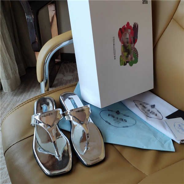 2021 luxury slippers women flip-flops designer gg
women sandals fashion fish mouth summer letter cool slip wide 35-39 gg
g2021, Black
2021 luxury slippers women flip-flops designer gg
women sandals fashion fish mouth summer letter cool slip wide 35-39 gg
g2021, Black