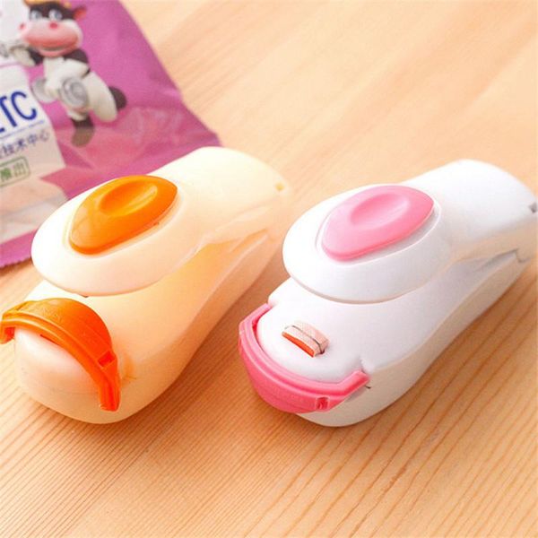 bag clips 1 piece portable household mini heat sealing machine ceramic impulse seal packing capper plastic
bag clips 1 piece portable household mini heat sealing machine ceramic impulse seal packing capper plastic