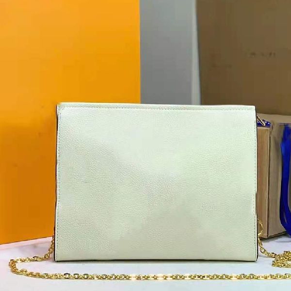ladies selling retro gold chain fashion casual small square bag large capacity white one-shoulder messenger female crossbody
ladies selling retro gold chain fashion casual small square bag large capacity white one-shoulder messenger female crossbody