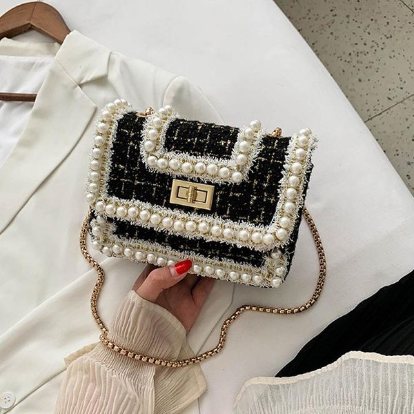 shoulder bags 2021 autumn winter women's designer handbags woolen plush women pearl chain messenger simple square bag
shoulder bags 2021 autumn winter women's designer handbags woolen plush women pearl chain messenger simple square bag