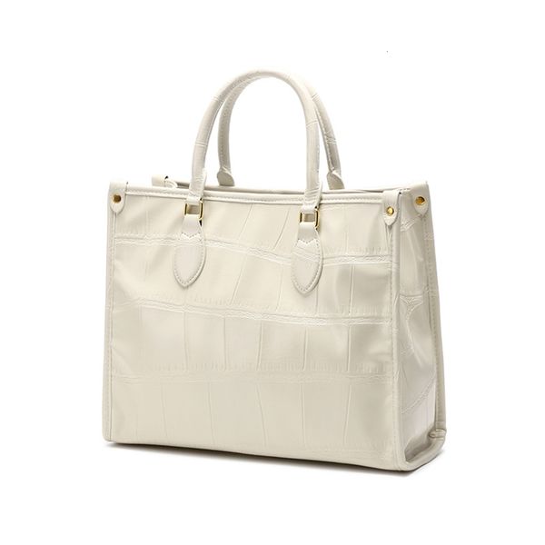 pattern large capacity one shoulder women's bag 2021 fashion portable commuting tote bag student leisure children's
pattern large capacity one shoulder women's bag 2021 fashion portable commuting tote bag student leisure children's