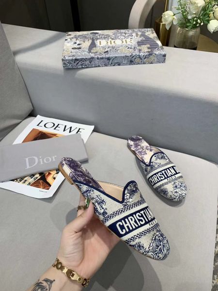 walking slides women casual handmade men tennis sandals slippers mules designer luxury thongs shoes fv59, Black;white
walking slides women casual handmade men tennis sandals slippers mules designer luxury thongs shoes fv59, Black;white
